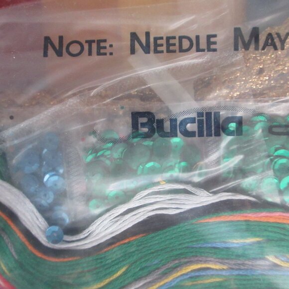 Bucilla Jungle Bells Animals 43" Round Felt Christmas Tree Skirt Kit 83020 NEW - Picture 10 of 13